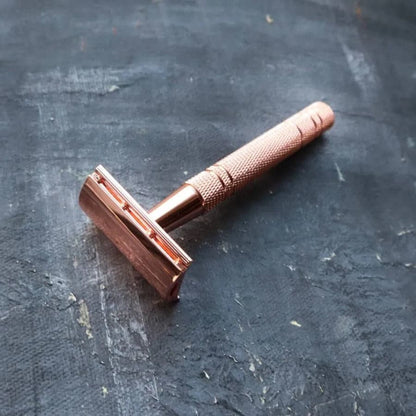 Double Edge Safety Razor -  Rose Gold (5 Free Blades)-3